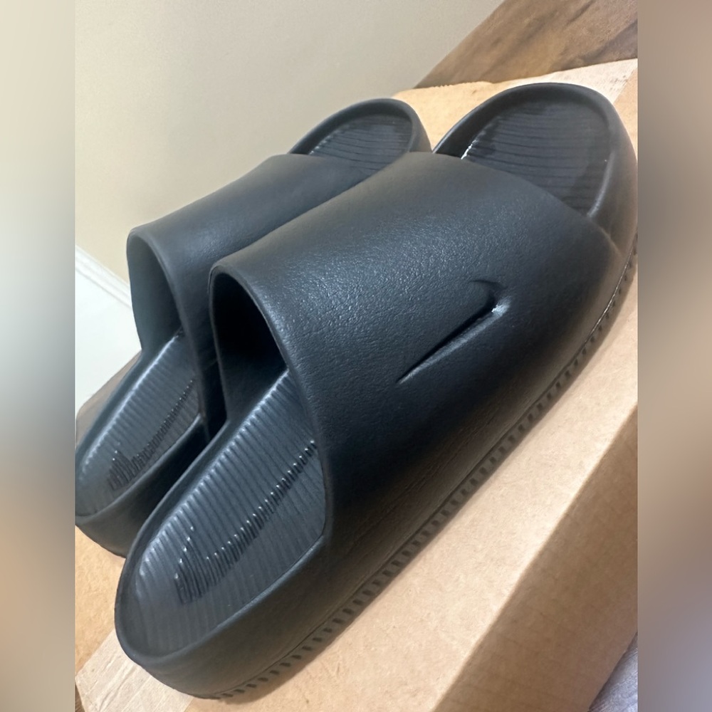 Nike Calm Slides.. sz. 10